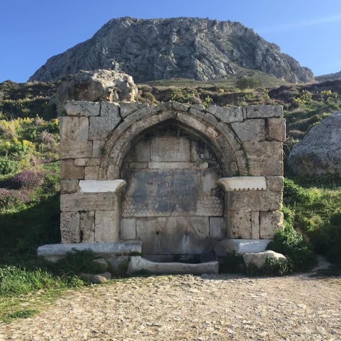 Aνεξάρτητη Παραδοσιακή Πέτρινη Κατοικία Korinth Exterior foto