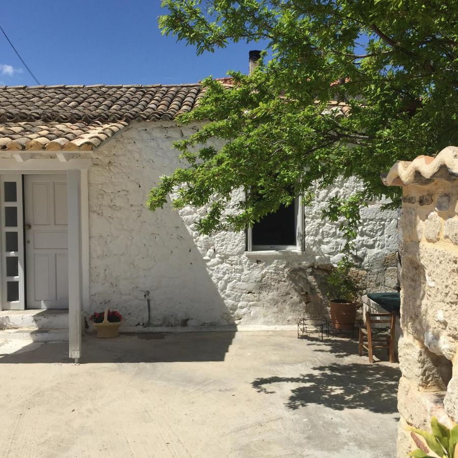 Aνεξάρτητη Παραδοσιακή Πέτρινη Κατοικία Korinth Exterior foto