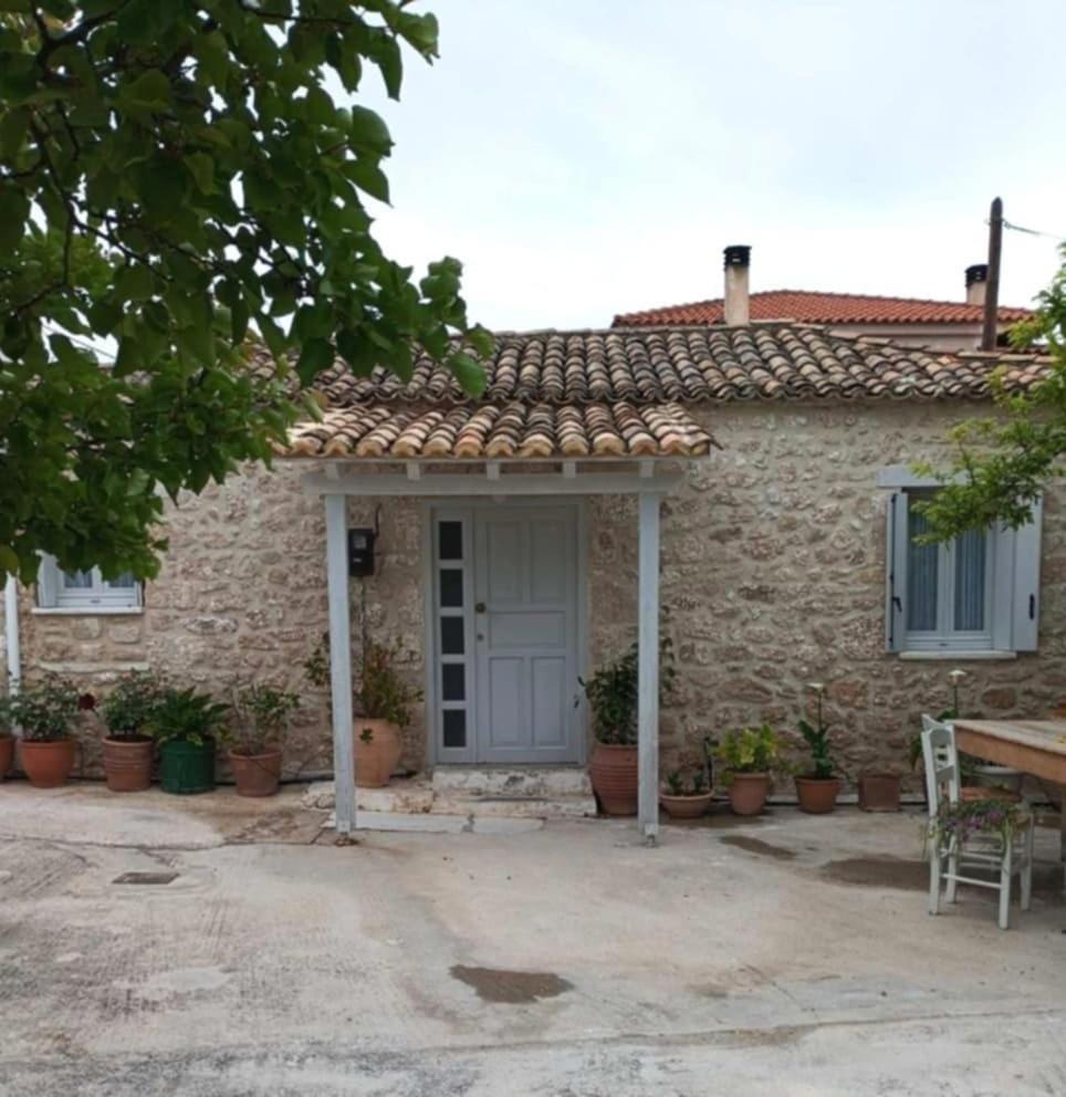 Aνεξάρτητη Παραδοσιακή Πέτρινη Κατοικία Korinth Exterior foto